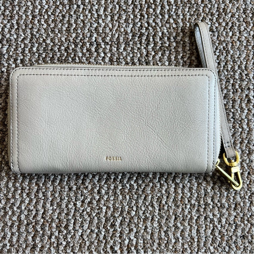 FOSSIL Logan RFID Zip Around Clutch